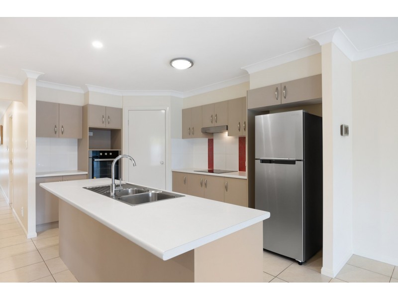 10 Lizard Place, Redland Bay QLD 4165