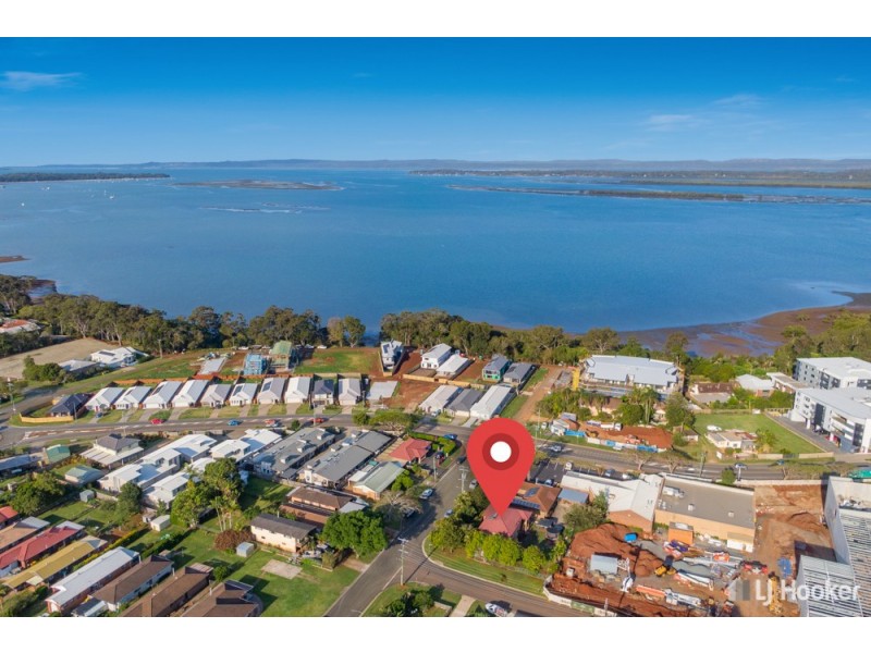 8 Marine Street, Redland Bay QLD 4165
