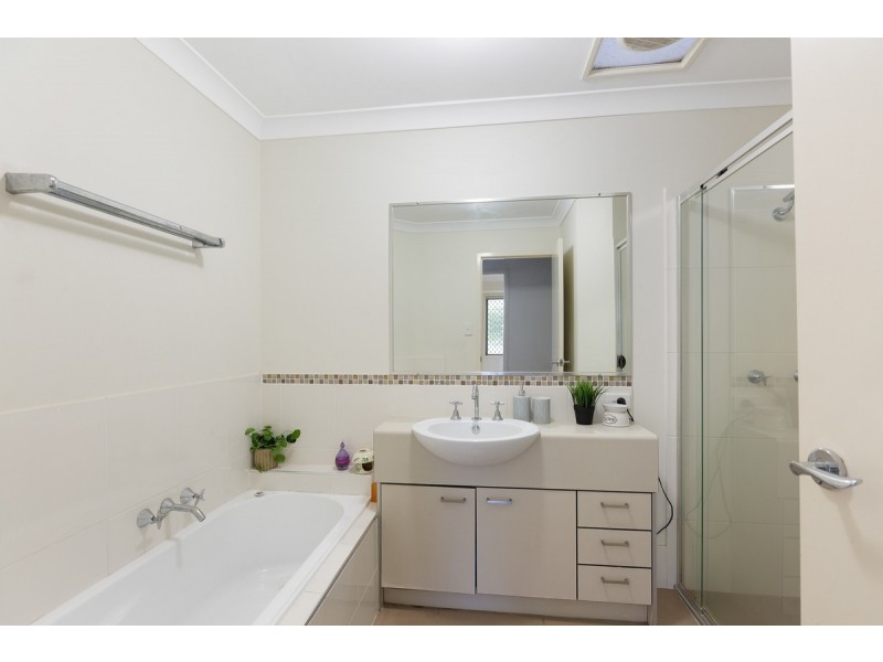 18 Keswick Place, Redland Bay QLD 4165