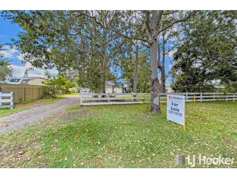 12 Vine Street, Redland Bay QLD 4165