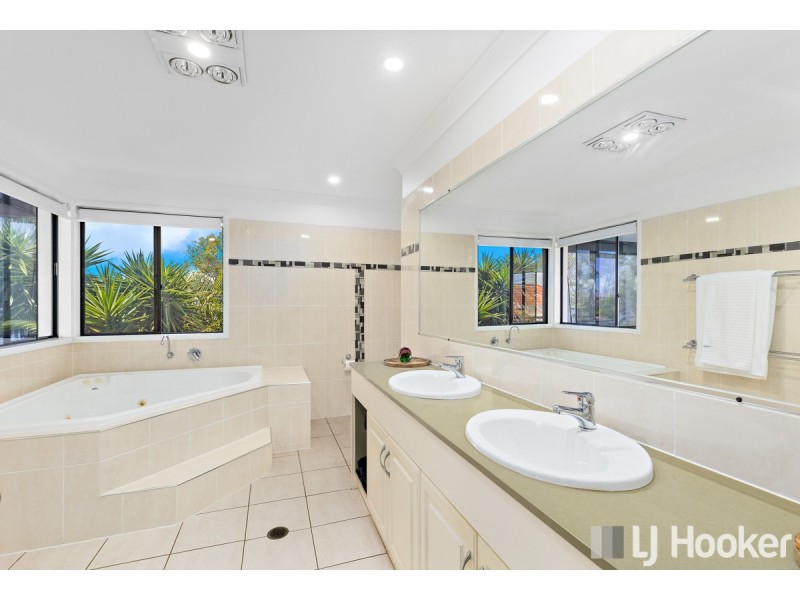 24 Penzance Drive, Redland Bay QLD 4165