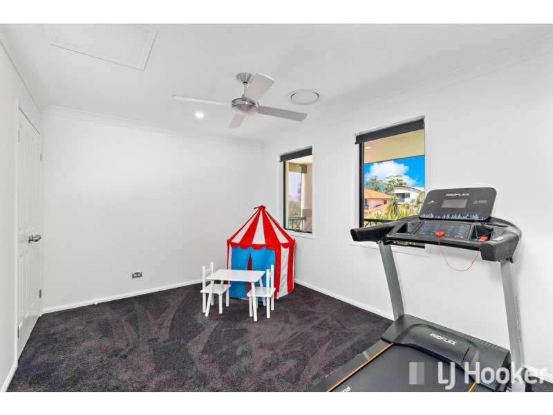 24 Penzance Drive, Redland Bay QLD 4165