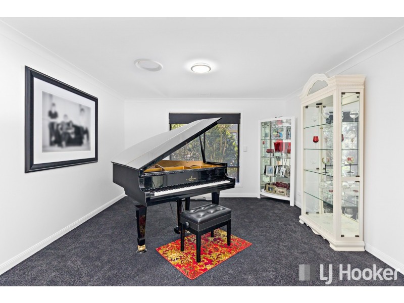 24 Penzance Drive, Redland Bay QLD 4165