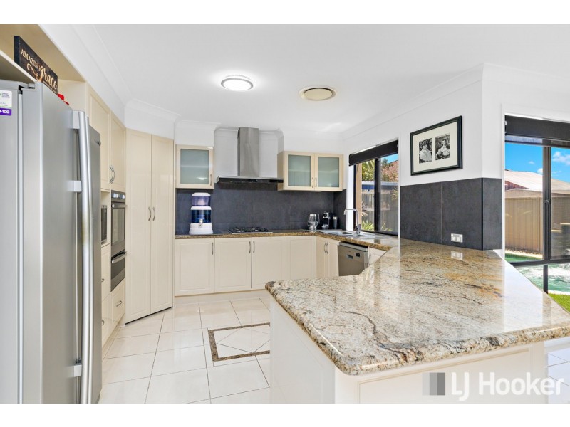 24 Penzance Drive, Redland Bay QLD 4165