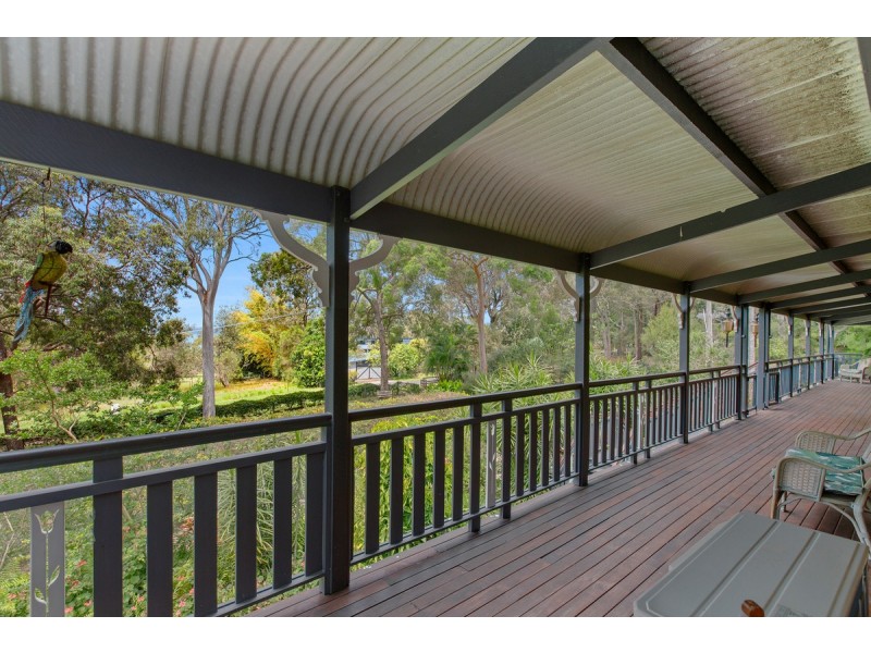 5-9 Weeroona Avenue, Macleay Island QLD 4184