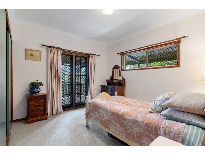 5-9 Weeroona Avenue, Macleay Island QLD 4184