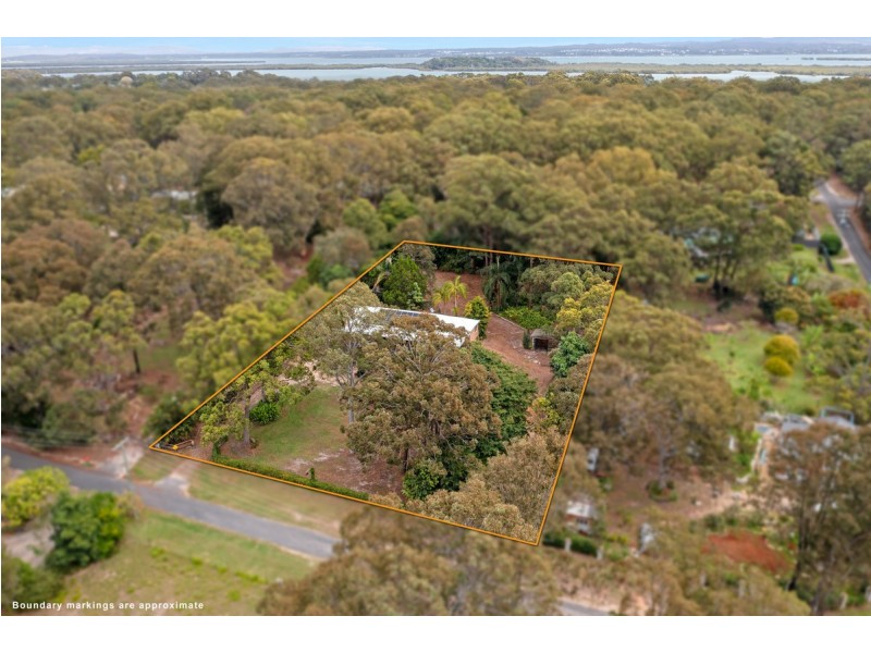 5-9 Weeroona Avenue, Macleay Island QLD 4184