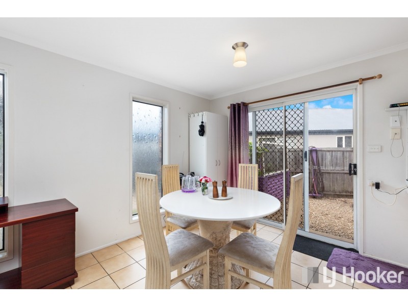 1 Anita Street, Redland Bay QLD 4165