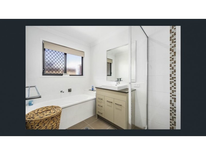 2 Tomarah Court, Redland Bay QLD 4165