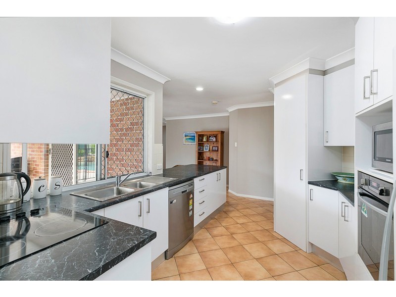 33 Seagull Street, Victoria Point QLD 4165