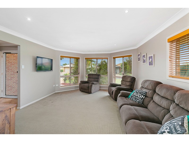 33 Seagull Street, Victoria Point QLD 4165