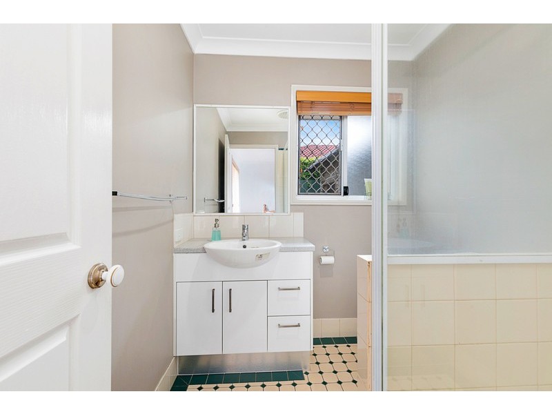 33 Seagull Street, Victoria Point QLD 4165