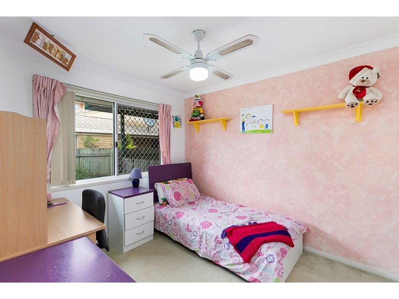 33 Seagull Street, Victoria Point QLD 4165