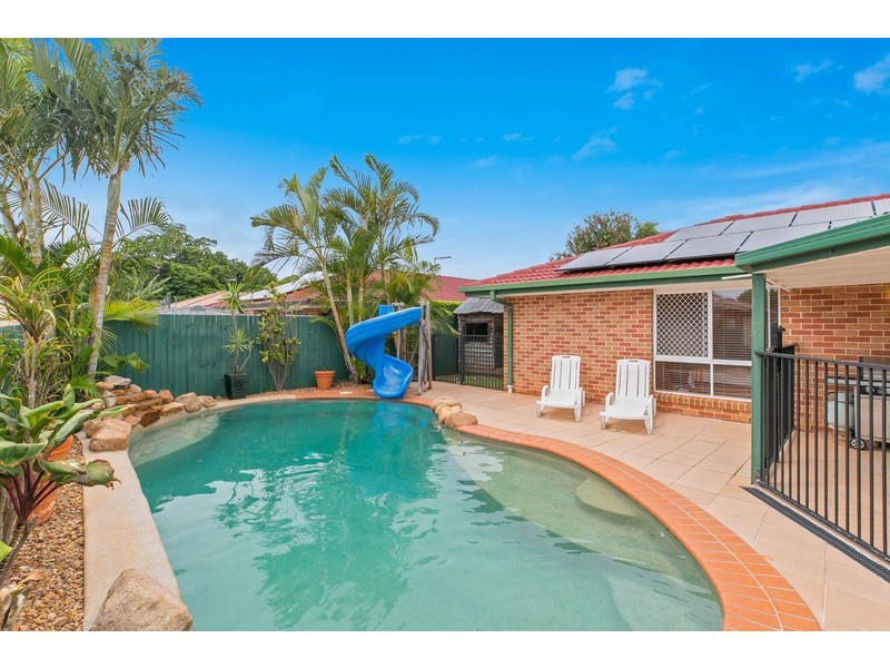 33 Seagull Street, Victoria Point QLD 4165