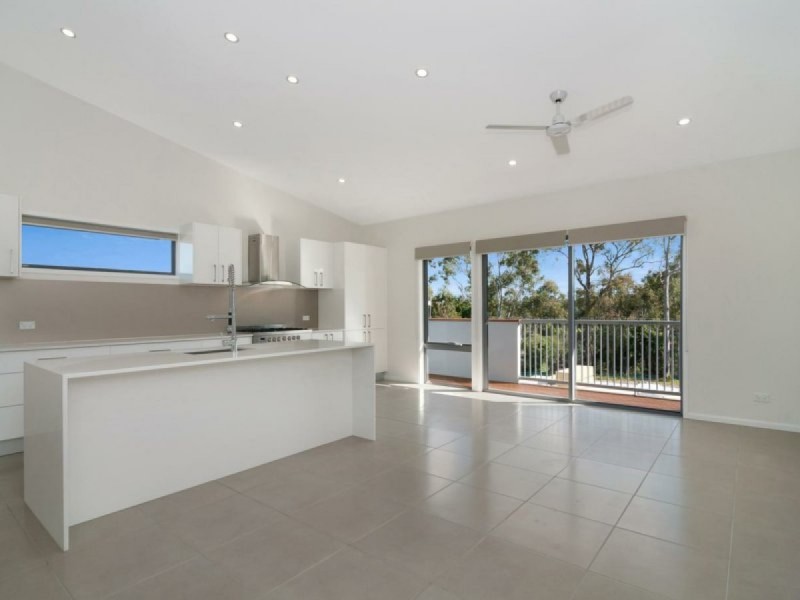 16 Birdie Place, Carbrook QLD 4130