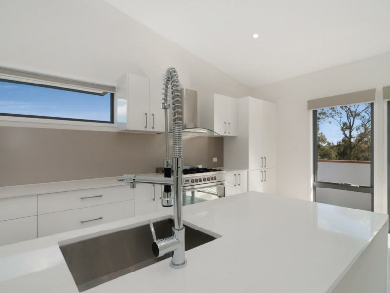 16 Birdie Place, Carbrook QLD 4130