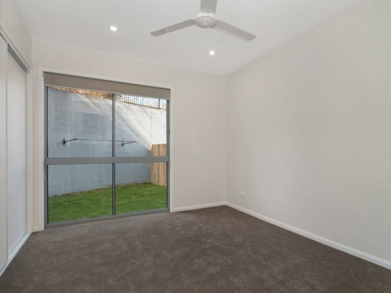 16 Birdie Place, Carbrook QLD 4130