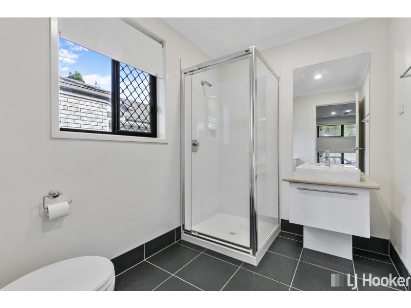 13 Bream Place, Redland Bay QLD 4165