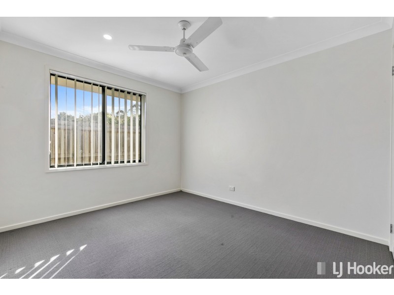 13 Bream Place, Redland Bay QLD 4165