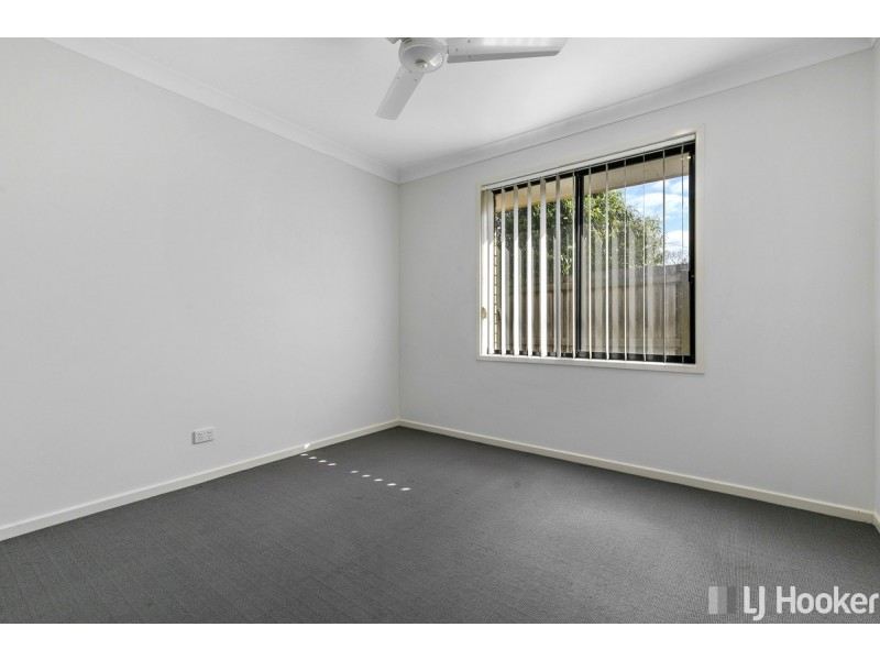 13 Bream Place, Redland Bay QLD 4165