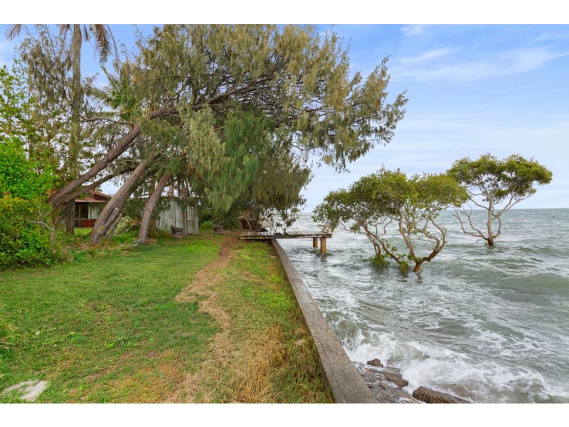 233 Shore Street North, Cleveland QLD 4163