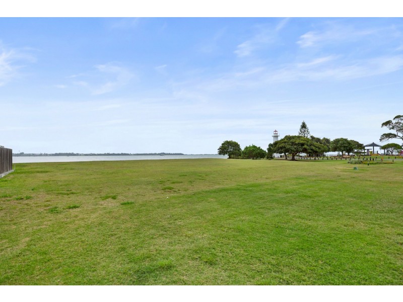 233 Shore Street North, Cleveland QLD 4163