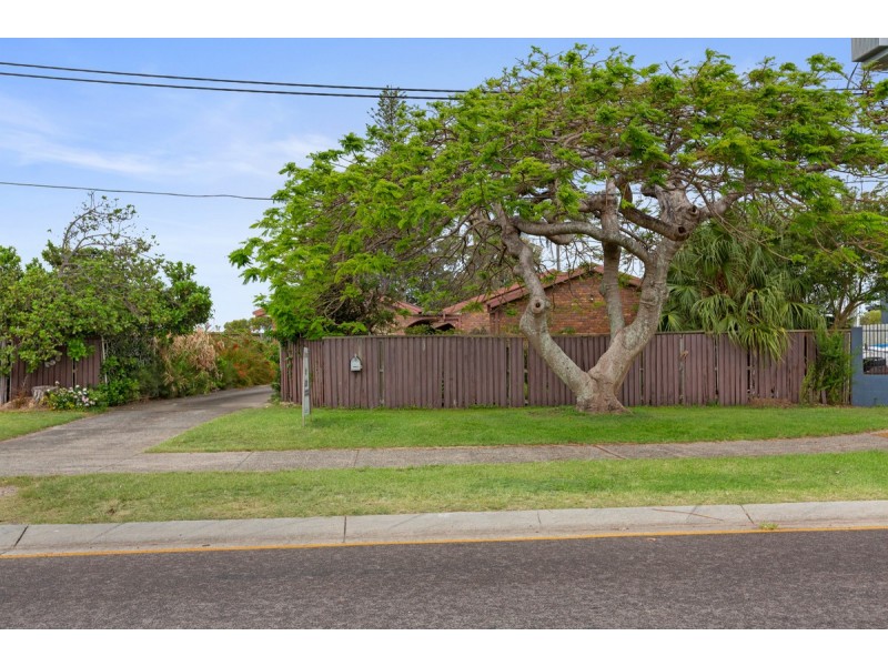 233 Shore Street North, Cleveland QLD 4163