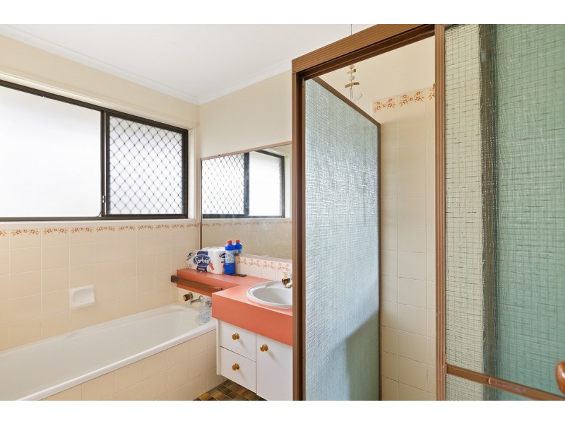 233 Shore Street North, Cleveland QLD 4163