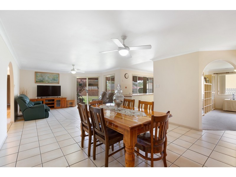 16 Mathison Court, Redland Bay QLD 4165