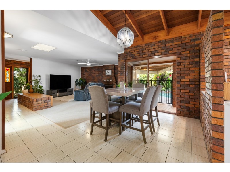 8 Courageous Court, Cleveland QLD 4163