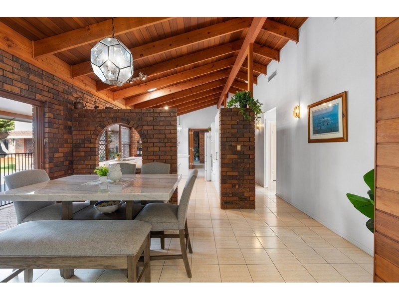 8 Courageous Court, Cleveland QLD 4163