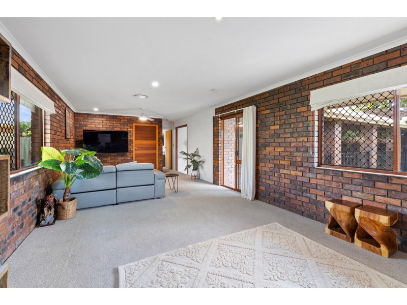 8 Courageous Court, Cleveland QLD 4163