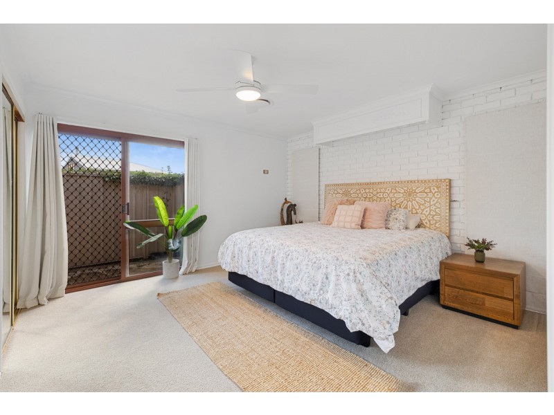 8 Courageous Court, Cleveland QLD 4163