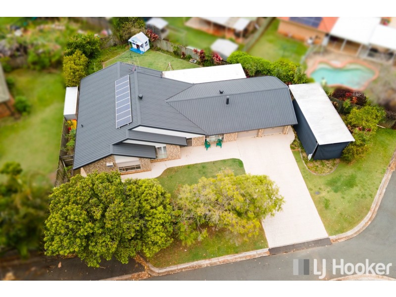 11 Gleneagles Court, Redland Bay QLD 4165