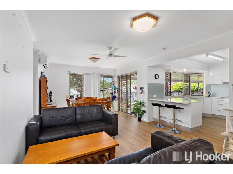 11 Gleneagles Court, Redland Bay QLD 4165