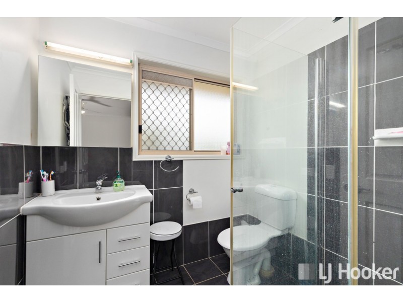 11 Gleneagles Court, Redland Bay QLD 4165