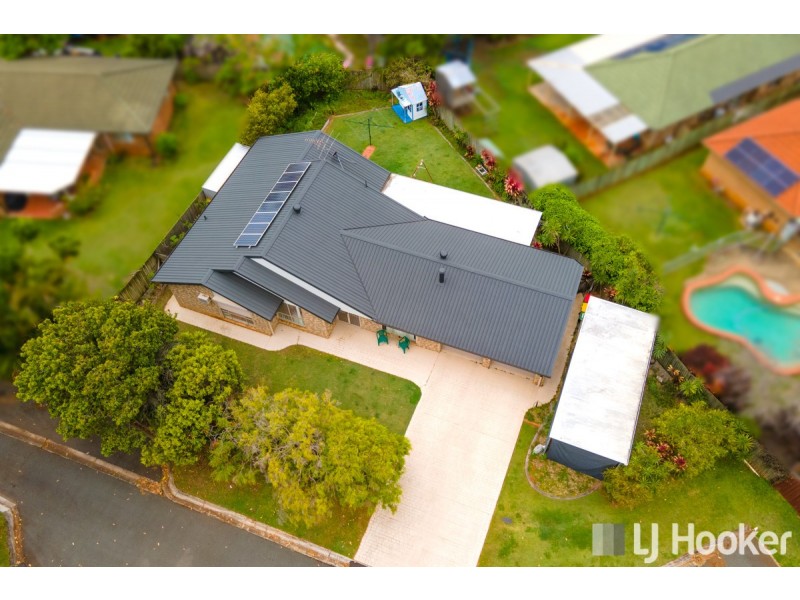 11 Gleneagles Court, Redland Bay QLD 4165