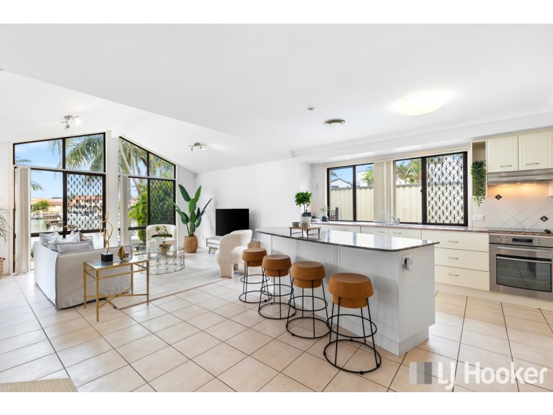 12 Captains Court, Raby Bay QLD 4163