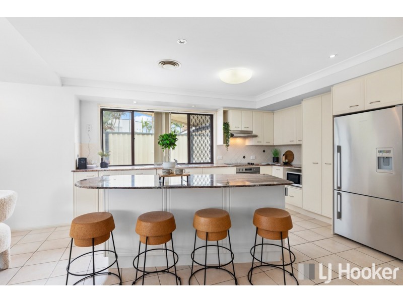 12 Captains Court, Raby Bay QLD 4163
