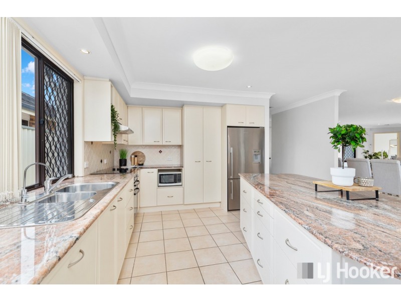 12 Captains Court, Raby Bay QLD 4163