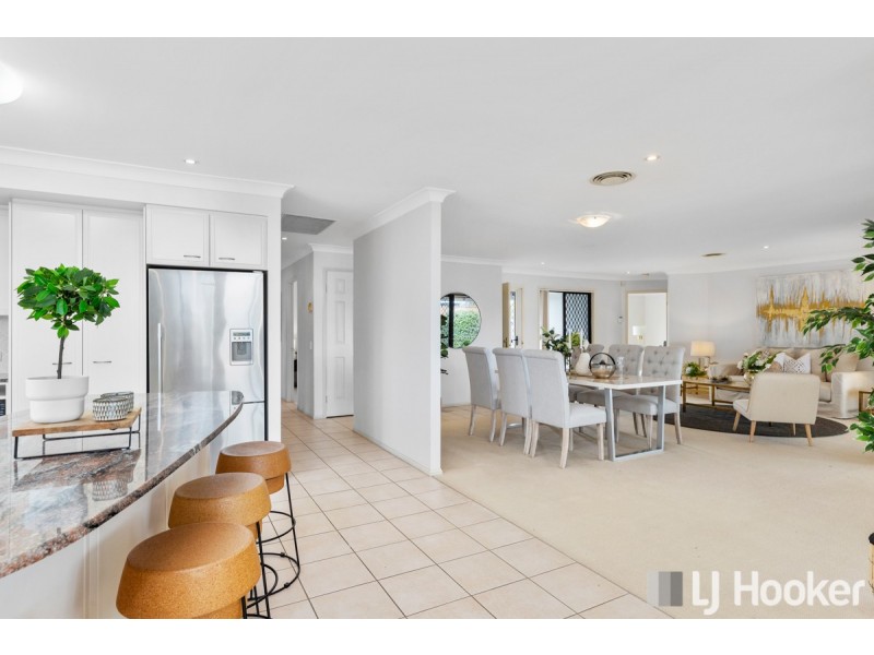 12 Captains Court, Raby Bay QLD 4163