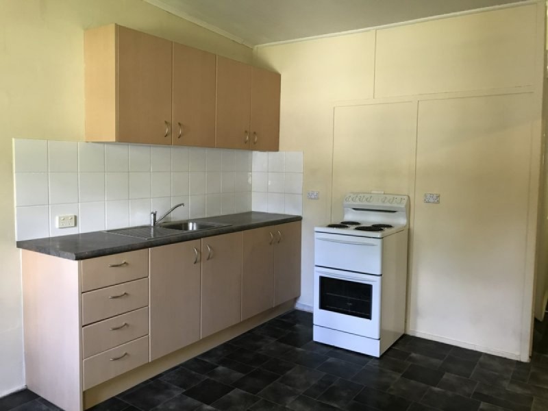 2/12 Pittwin Road, Capalaba QLD 4157