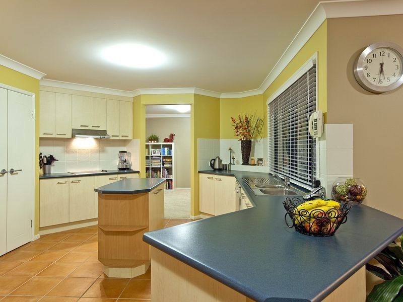 4 Veitch Close, Wellington Point QLD 4160