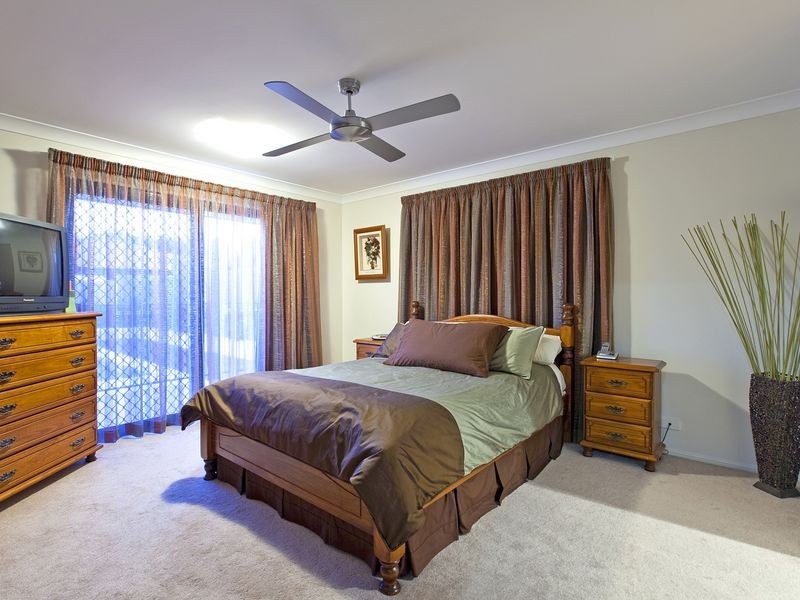 4 Veitch Close, Wellington Point QLD 4160