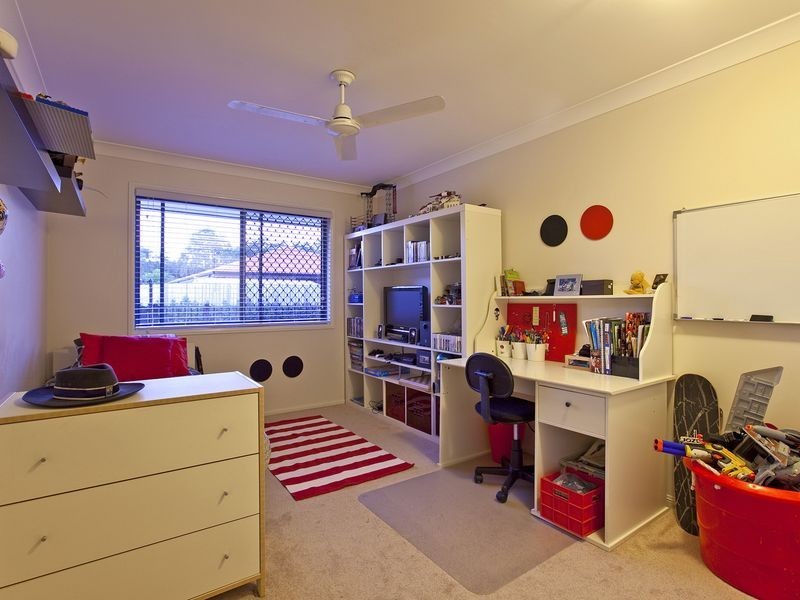 4 Veitch Close, Wellington Point QLD 4160