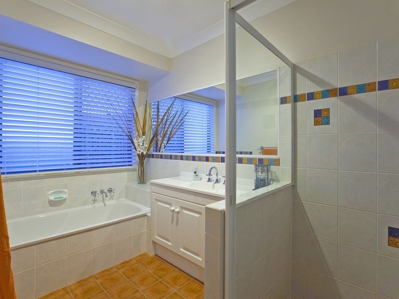 4 Veitch Close, Wellington Point QLD 4160