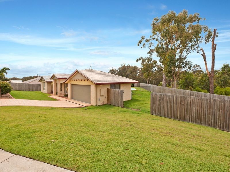 32 Emperor Drive, Redland Bay QLD 4165