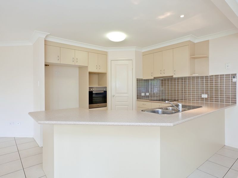 32 Emperor Drive, Redland Bay QLD 4165