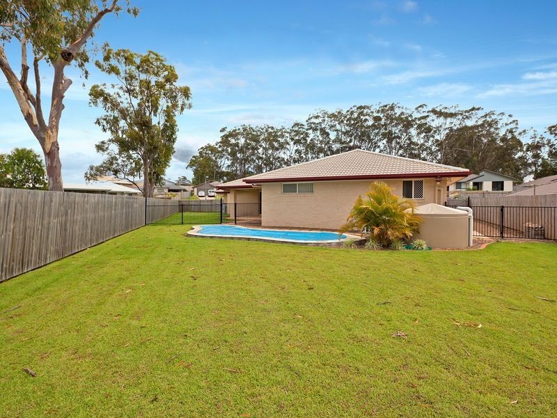 32 Emperor Drive, Redland Bay QLD 4165