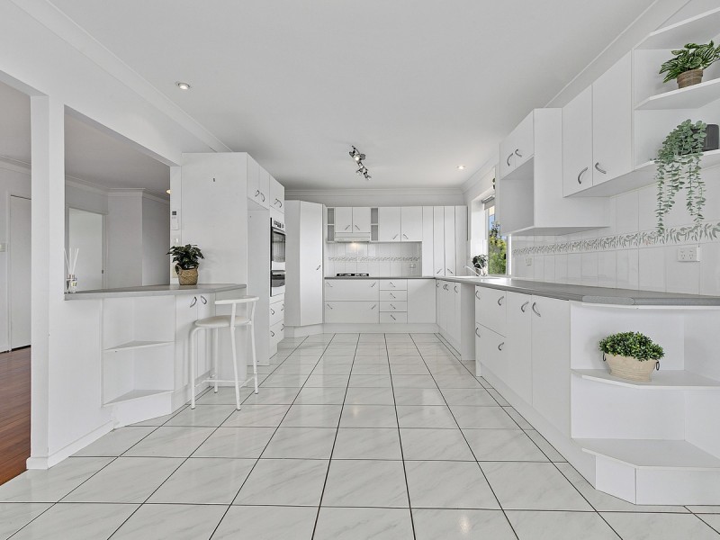 17 Koumala Street, Mansfield QLD 4122